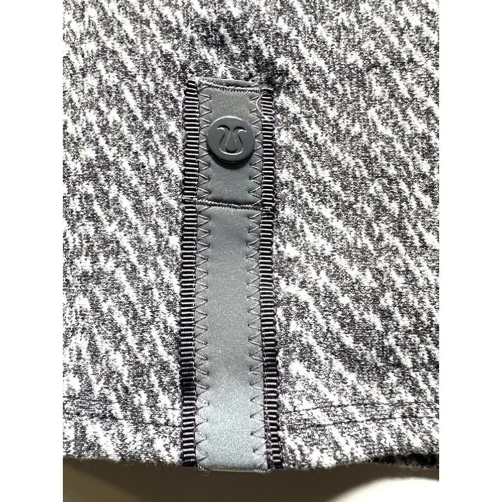 Lululemon Vinyasa WomensConvertible Wrap Scarf Grey Color Herringbone Pattern